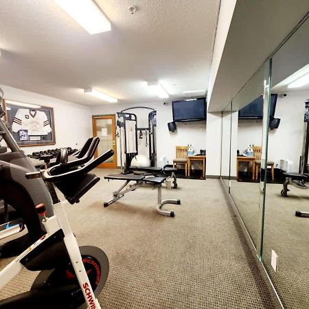 W118 New! Central Canmore- Light Industrial Hotel Room Exterior photo